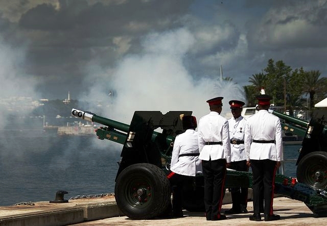 Bermuda Regiment guns