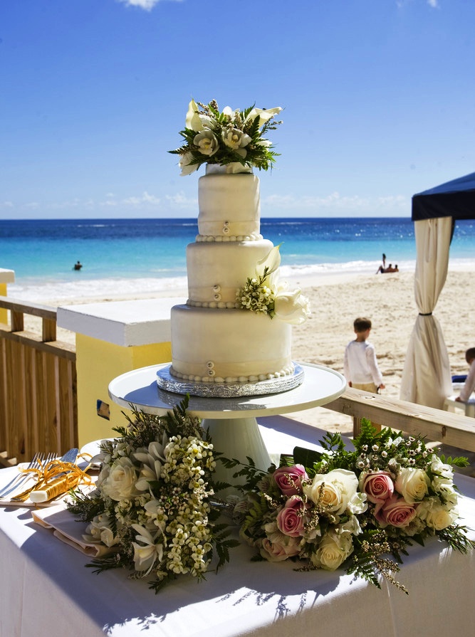 Bermuda wedding cake on a beach