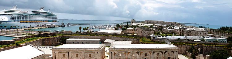 Cruise ship at Dockyard 2