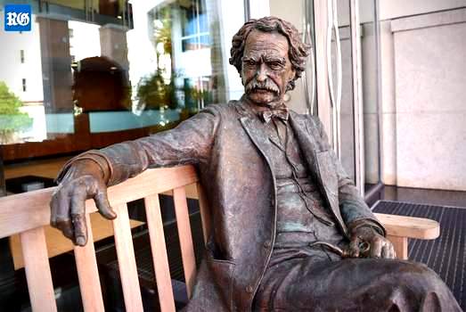 Twain in Bermuda statue